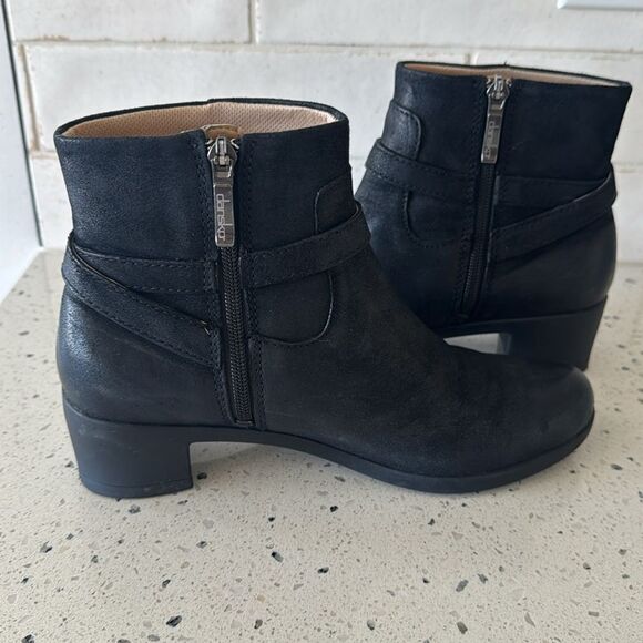 Dansko Women's Size 38 Leather Black Ankle Booties Boots Side Zip Closure EUC - Picture 9 of 12